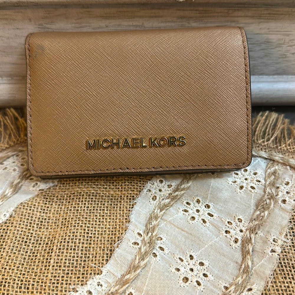 Micheal knots wallet!